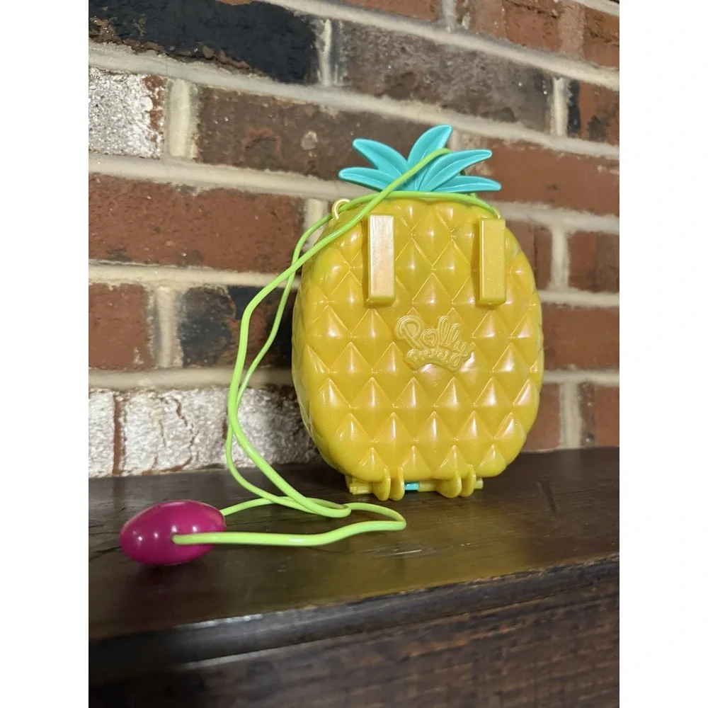 Polly Pocket Tropicool Pineapple Wearable Purse Compact Playset Jungle Adventure